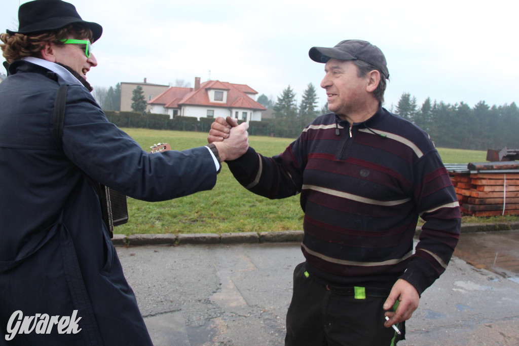 Bery w Miedarach. Zwyczaj kultywują od lat [GALERIA]