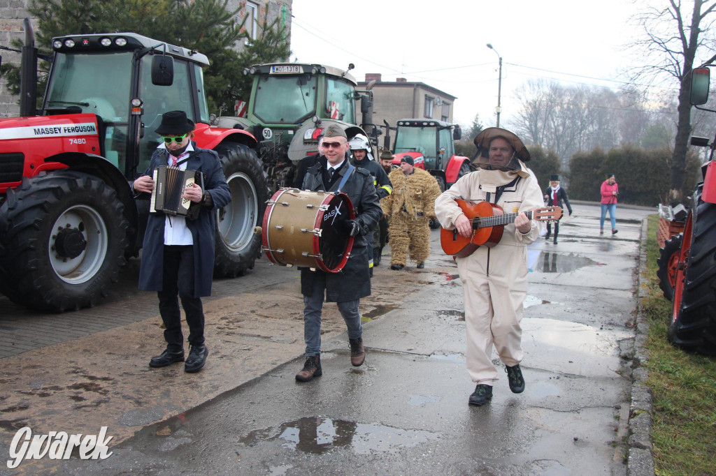 Bery w Miedarach. Zwyczaj kultywują od lat [GALERIA]