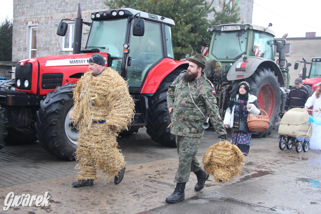 Bery w Miedarach. Zwyczaj kultywują od lat [GALERIA]