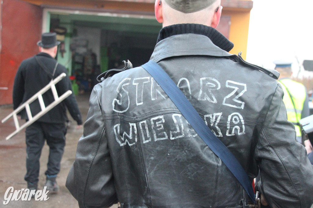 Bery w Miedarach. Zwyczaj kultywują od lat [GALERIA]