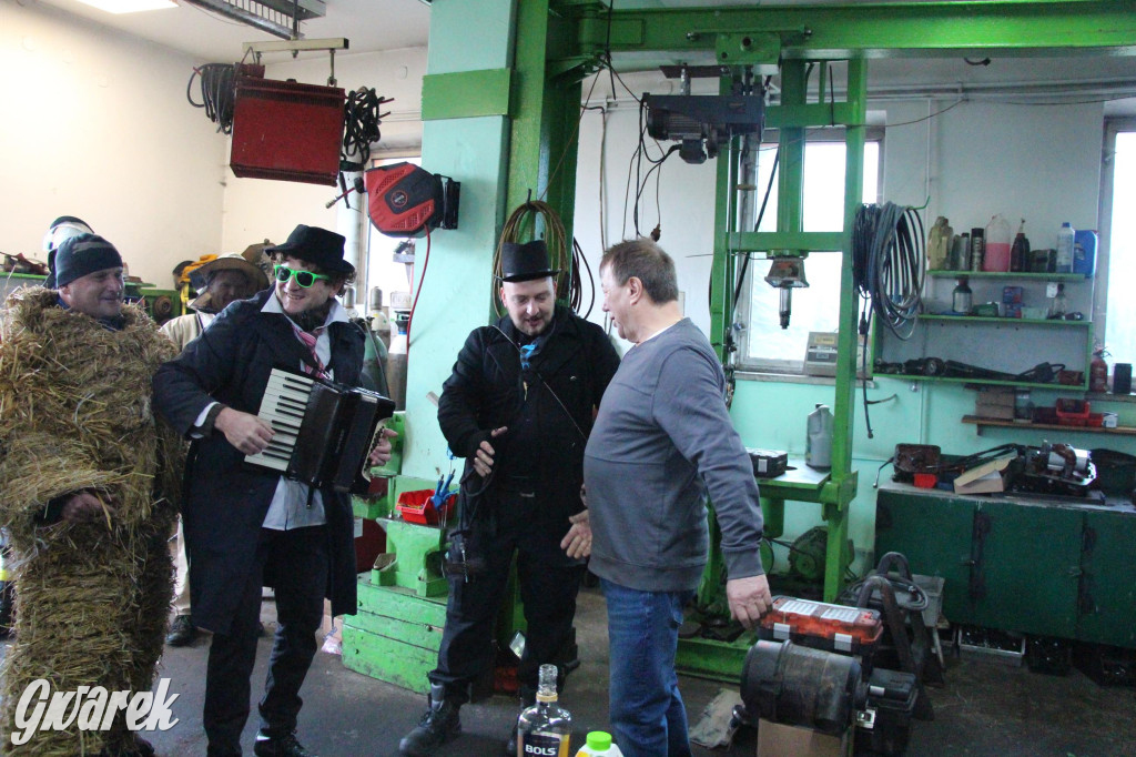 Bery w Miedarach. Zwyczaj kultywują od lat [GALERIA]