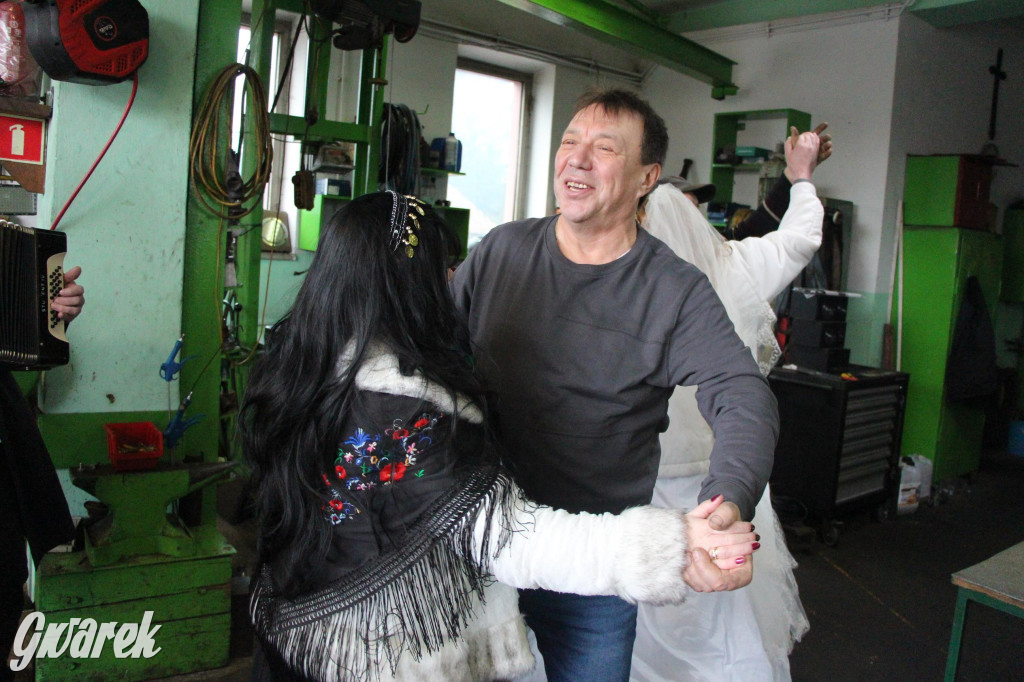 Bery w Miedarach. Zwyczaj kultywują od lat [GALERIA]