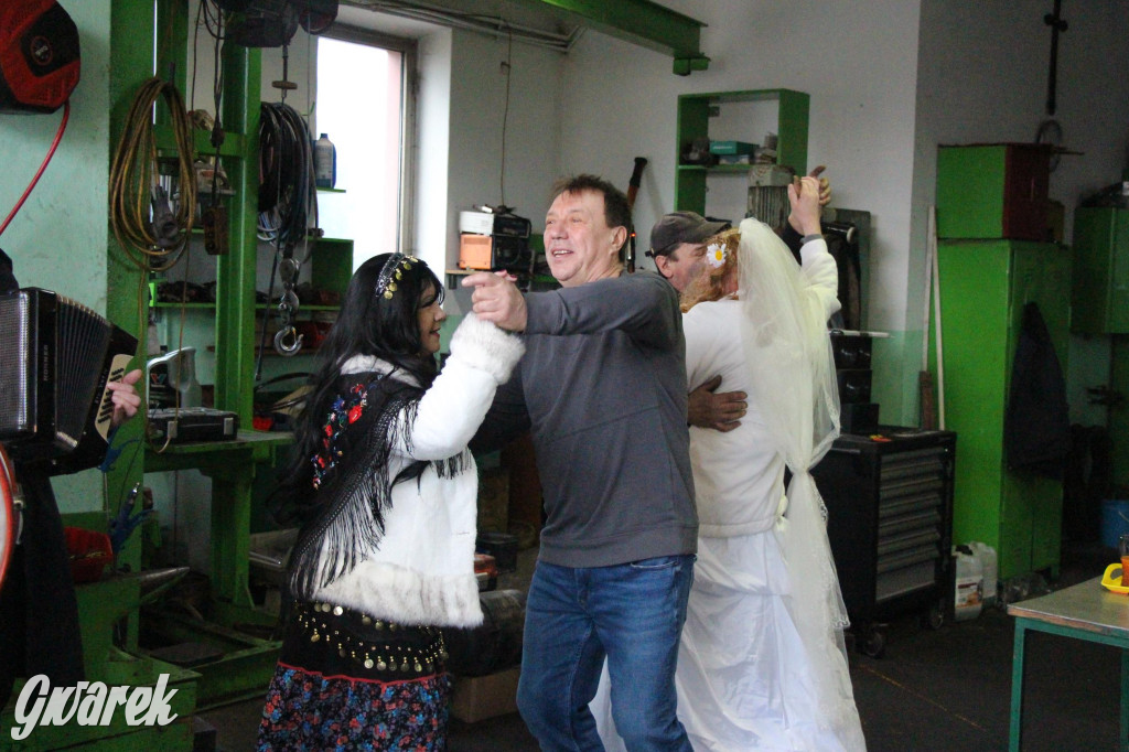 Bery w Miedarach. Zwyczaj kultywują od lat [GALERIA]