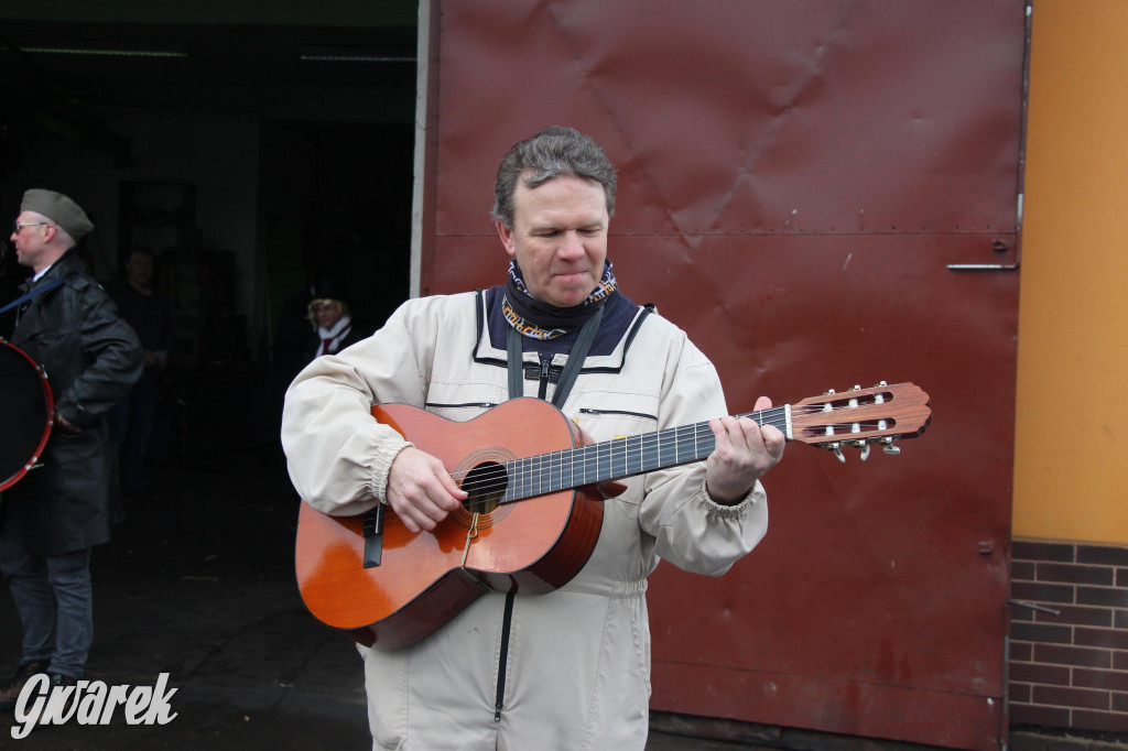 Bery w Miedarach. Zwyczaj kultywują od lat [GALERIA]