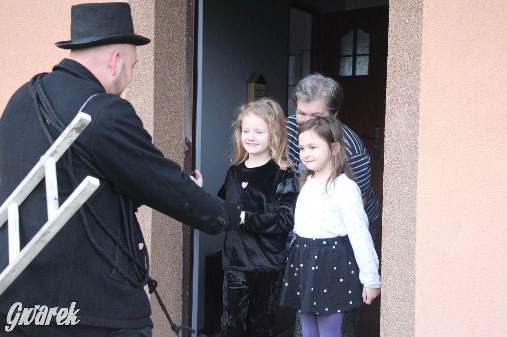 Bery w Miedarach. Zwyczaj kultywują od lat [GALERIA]