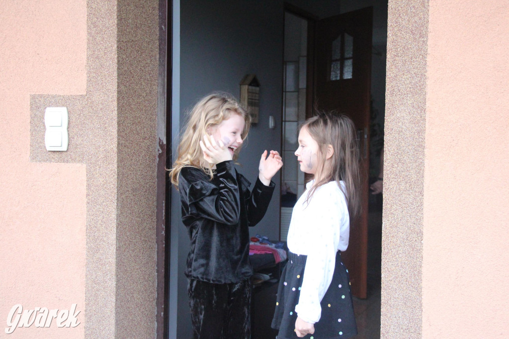 Bery w Miedarach. Zwyczaj kultywują od lat [GALERIA]