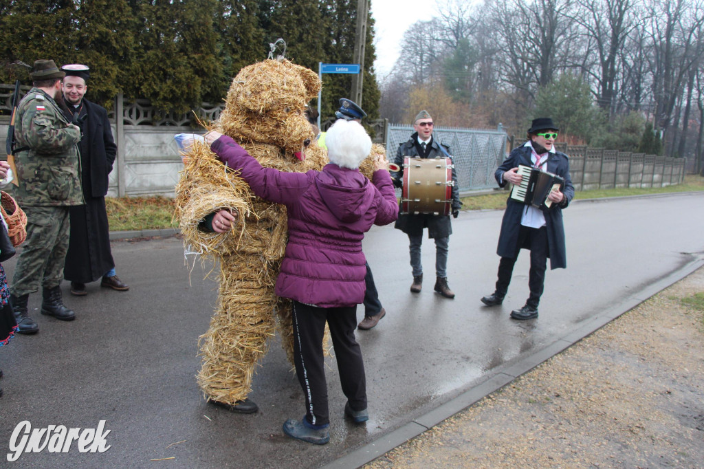Bery w Miedarach. Zwyczaj kultywują od lat [GALERIA]