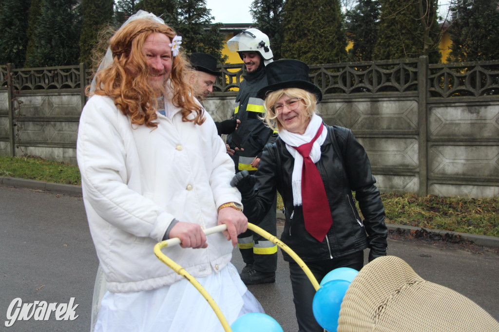 Bery w Miedarach. Zwyczaj kultywują od lat [GALERIA]