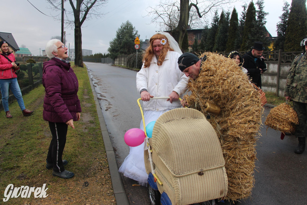 Bery w Miedarach. Zwyczaj kultywują od lat [GALERIA]