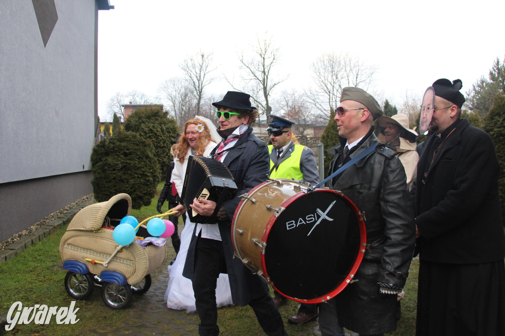 Bery w Miedarach. Zwyczaj kultywują od lat [GALERIA]