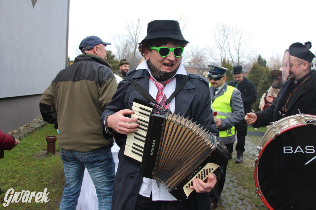 Bery w Miedarach. Zwyczaj kultywują od lat [GALERIA]