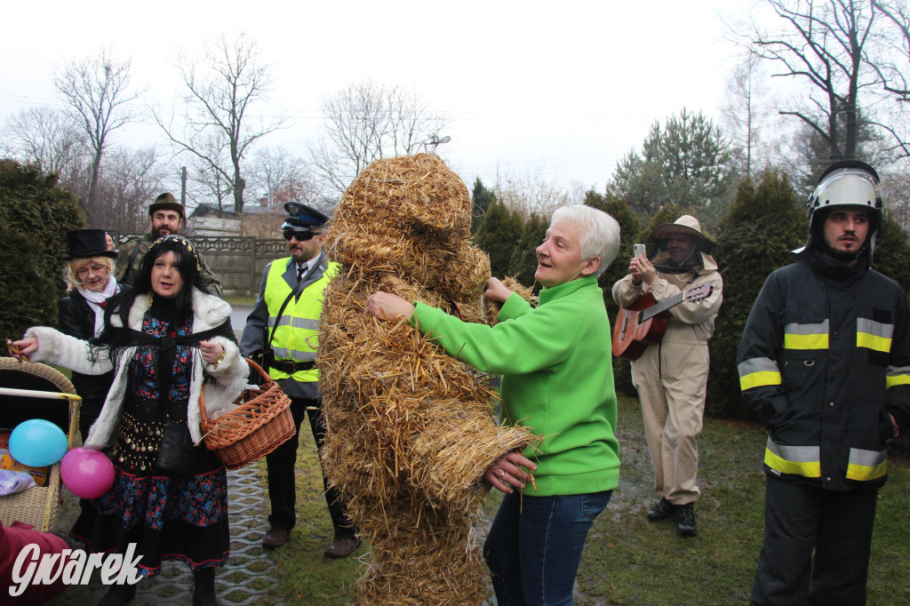 Bery w Miedarach. Zwyczaj kultywują od lat [GALERIA]