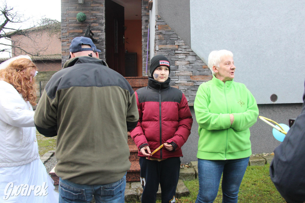 Bery w Miedarach. Zwyczaj kultywują od lat [GALERIA]