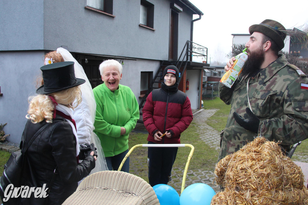 Bery w Miedarach. Zwyczaj kultywują od lat [GALERIA]