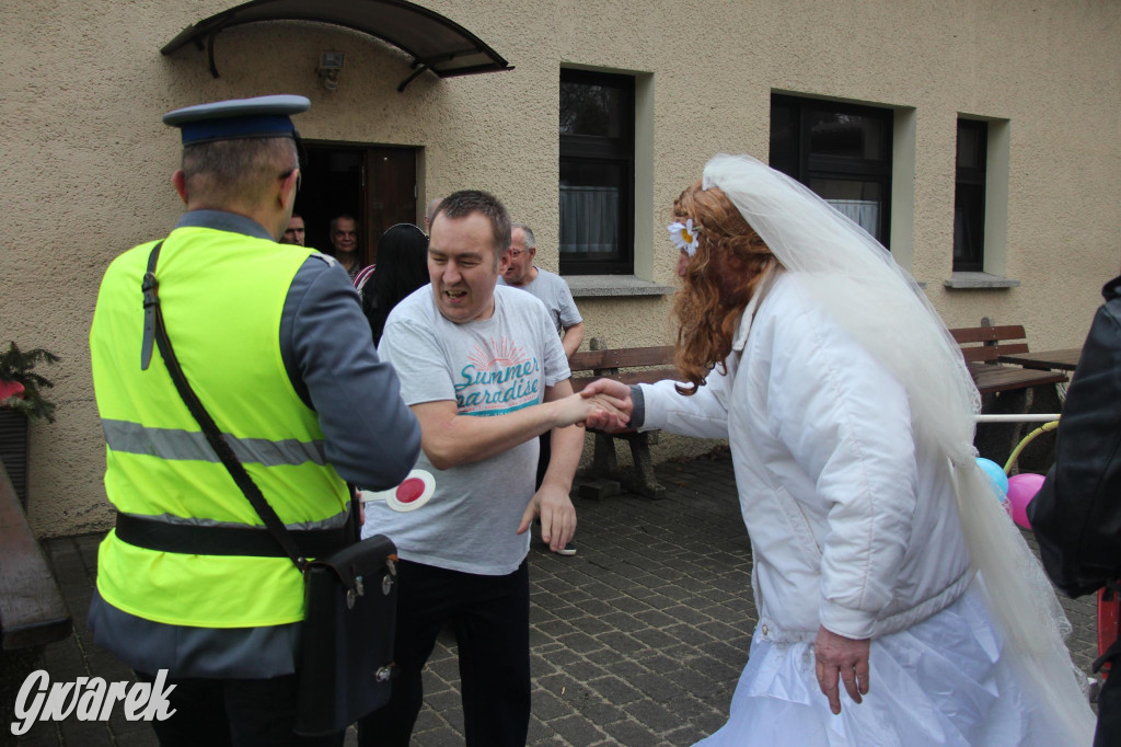 Bery w Miedarach. Zwyczaj kultywują od lat [GALERIA]