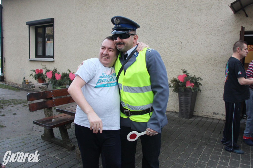 Bery w Miedarach. Zwyczaj kultywują od lat [GALERIA]