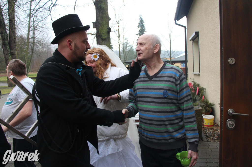 Bery w Miedarach. Zwyczaj kultywują od lat [GALERIA]