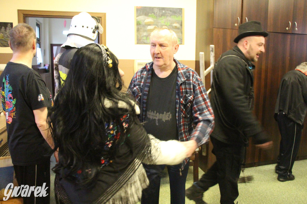 Bery w Miedarach. Zwyczaj kultywują od lat [GALERIA]