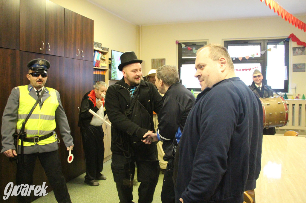 Bery w Miedarach. Zwyczaj kultywują od lat [GALERIA]