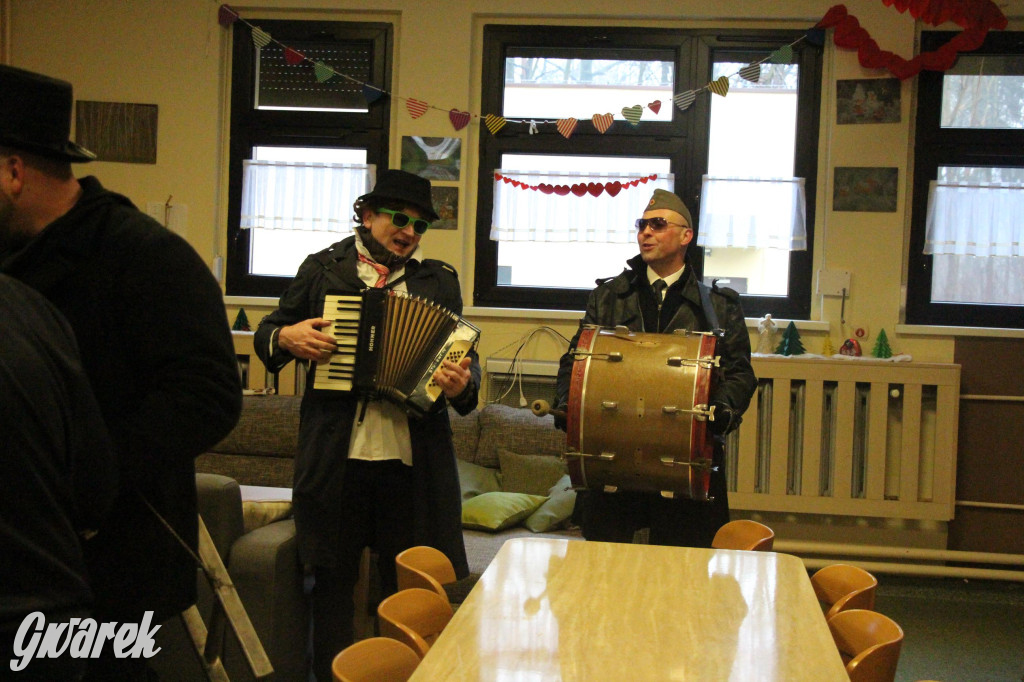 Bery w Miedarach. Zwyczaj kultywują od lat [GALERIA]