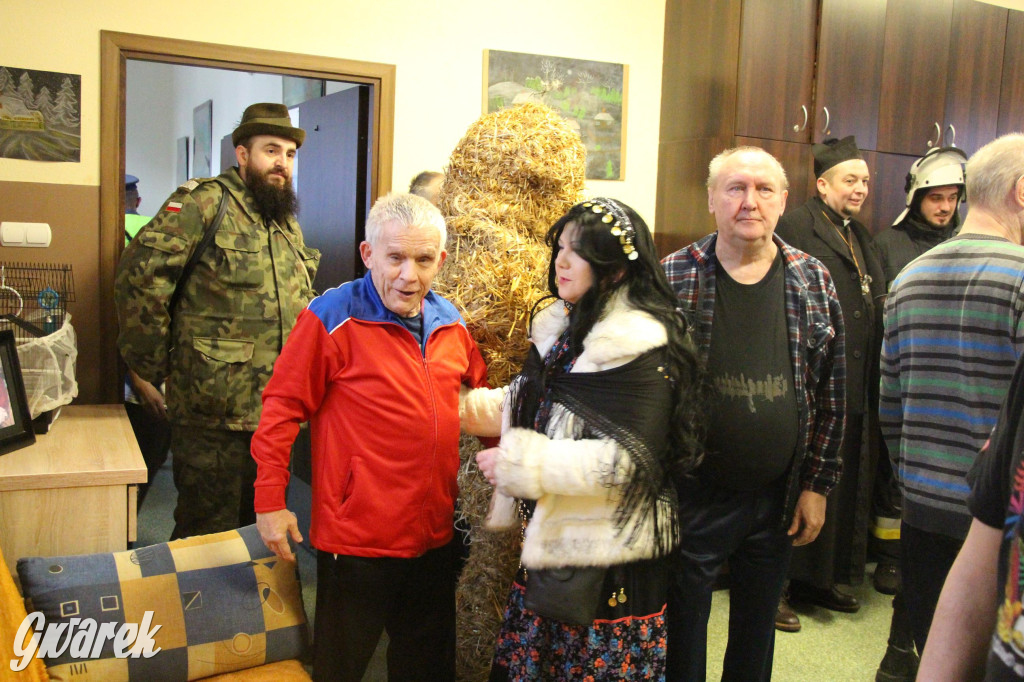 Bery w Miedarach. Zwyczaj kultywują od lat [GALERIA]