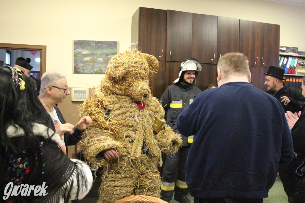 Bery w Miedarach. Zwyczaj kultywują od lat [GALERIA]