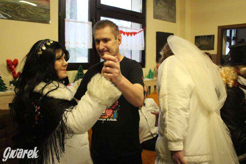 Bery w Miedarach. Zwyczaj kultywują od lat [GALERIA]