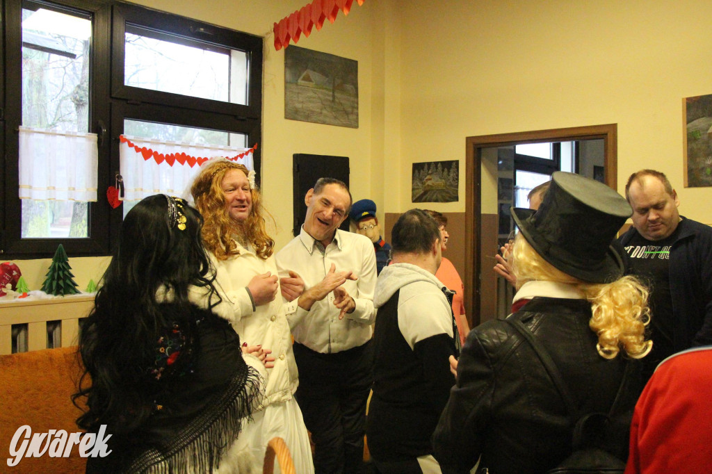 Bery w Miedarach. Zwyczaj kultywują od lat [GALERIA]