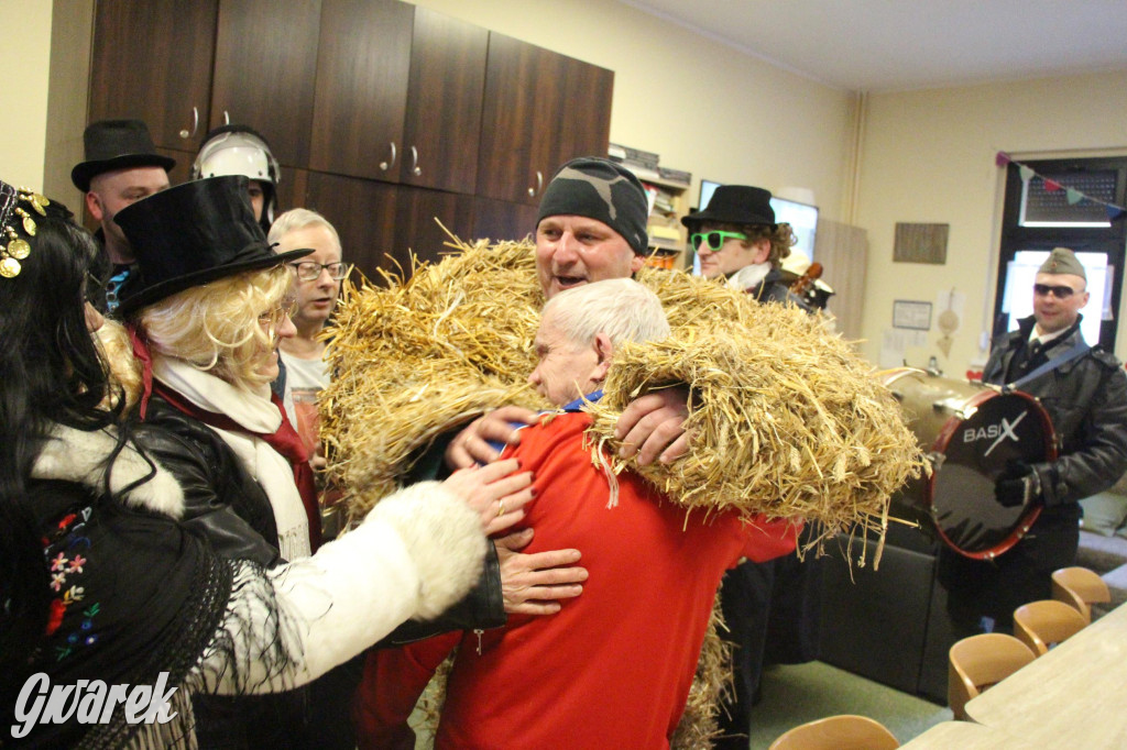 Bery w Miedarach. Zwyczaj kultywują od lat [GALERIA]