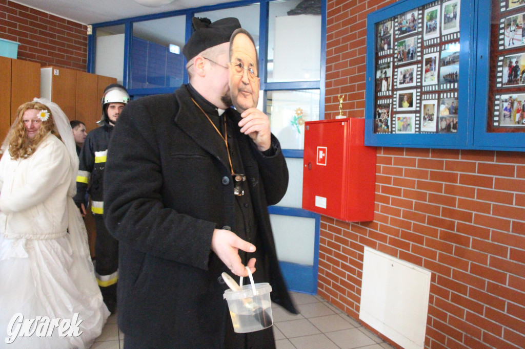 Bery w Miedarach. Zwyczaj kultywują od lat [GALERIA]