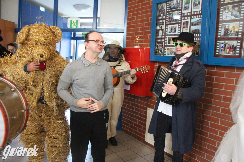 Bery w Miedarach. Zwyczaj kultywują od lat [GALERIA]