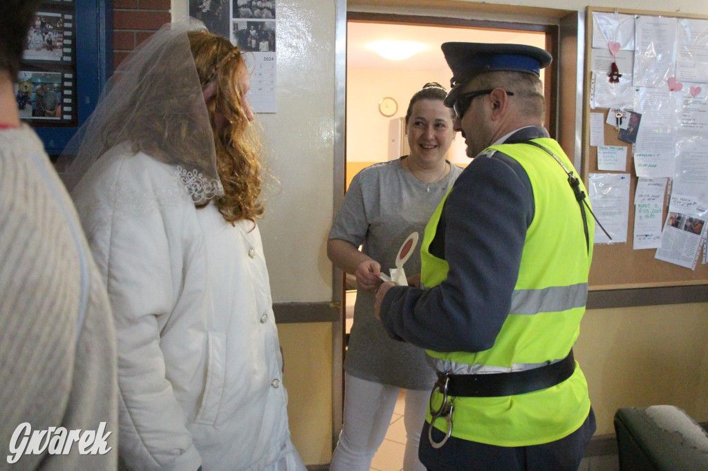 Bery w Miedarach. Zwyczaj kultywują od lat [GALERIA]