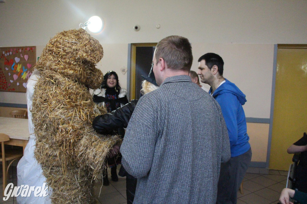 Bery w Miedarach. Zwyczaj kultywują od lat [GALERIA]