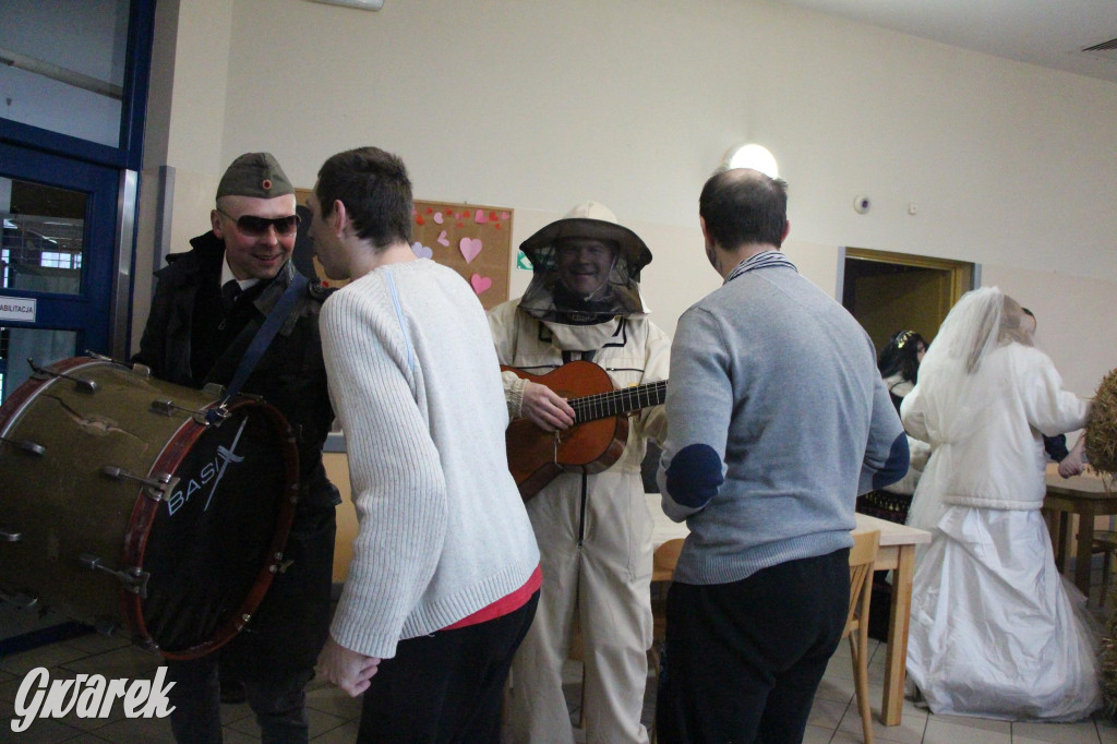 Bery w Miedarach. Zwyczaj kultywują od lat [GALERIA]