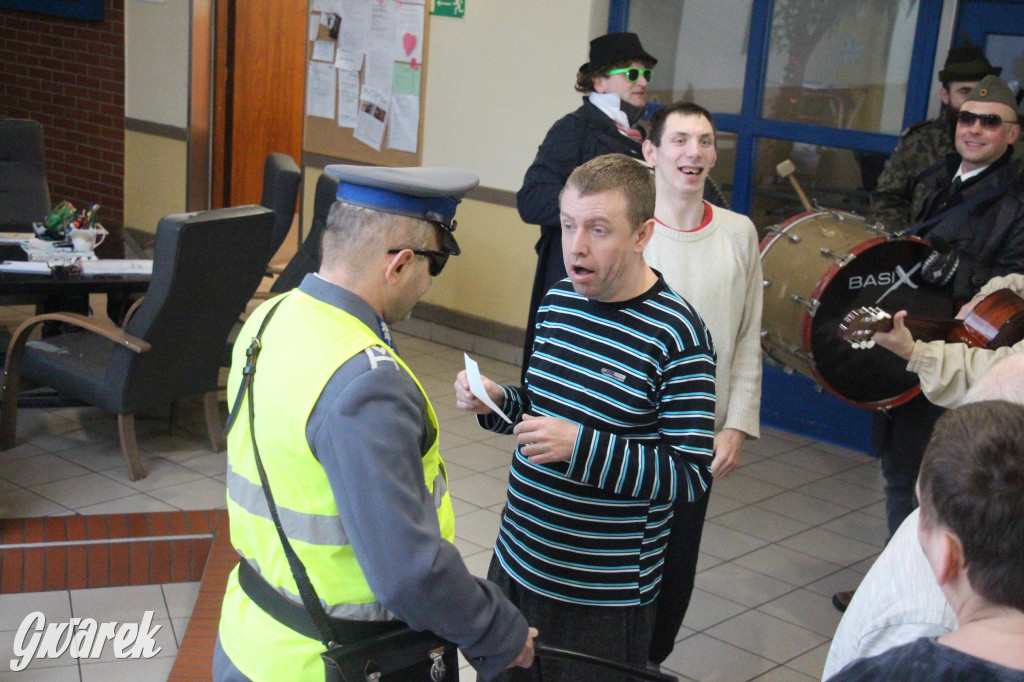 Bery w Miedarach. Zwyczaj kultywują od lat [GALERIA]