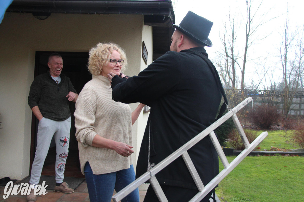 Bery w Miedarach. Zwyczaj kultywują od lat [GALERIA]