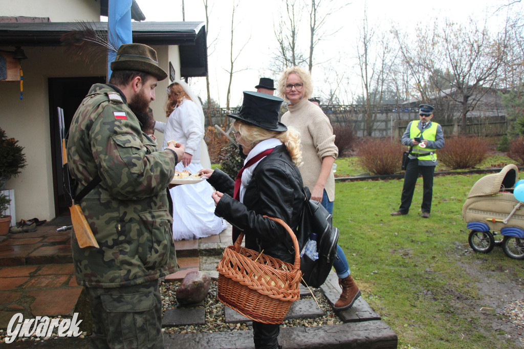 Bery w Miedarach. Zwyczaj kultywują od lat [GALERIA]