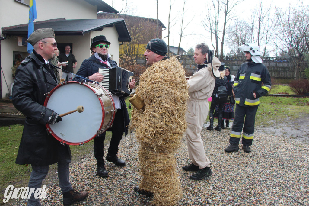 Bery w Miedarach. Zwyczaj kultywują od lat [GALERIA]