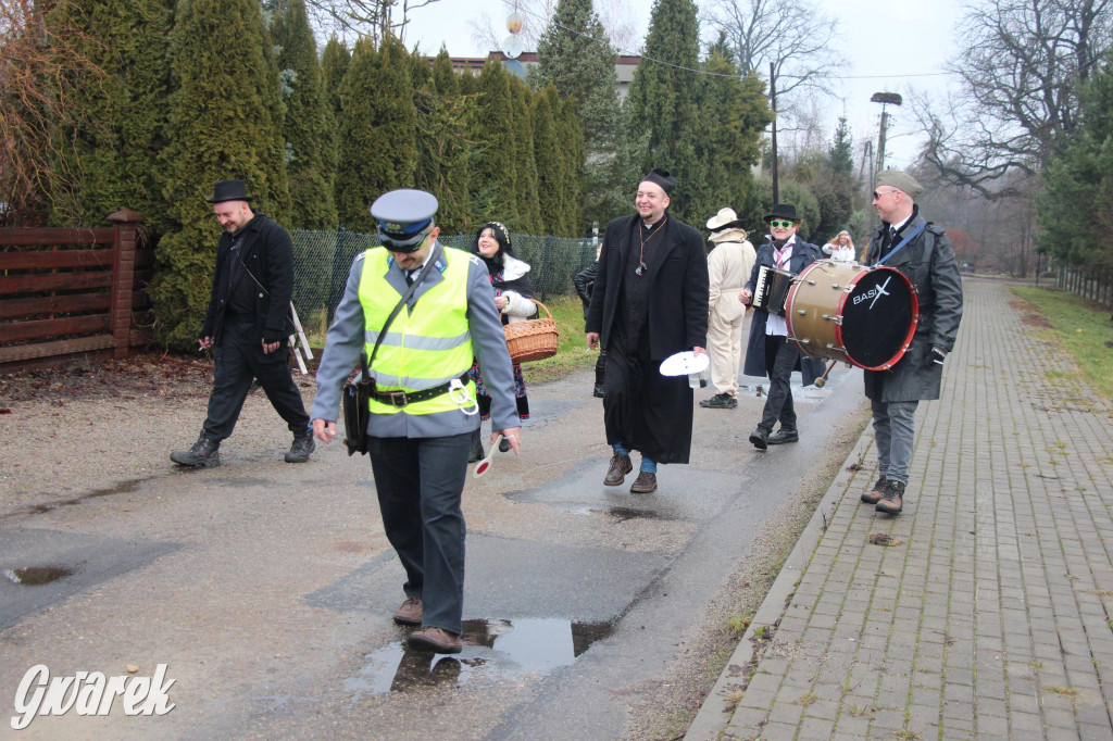 Bery w Miedarach. Zwyczaj kultywują od lat [GALERIA]