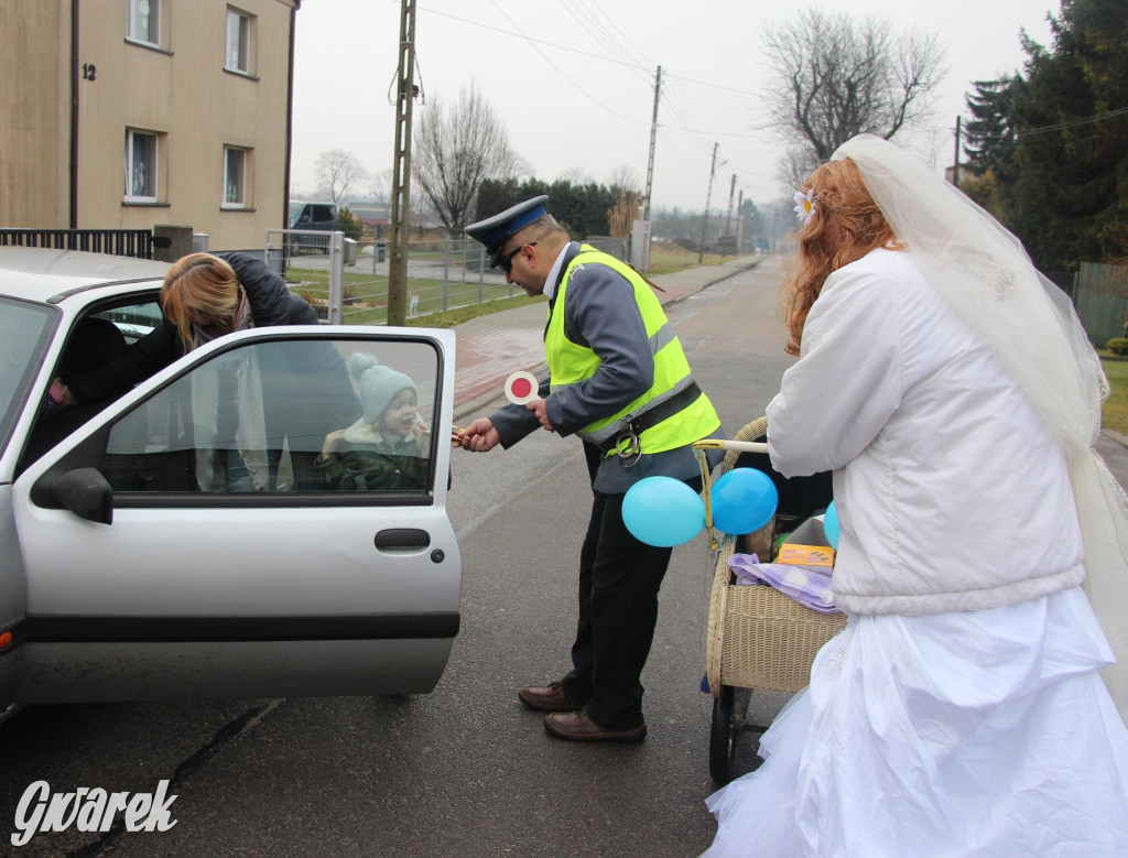 Bery w Miedarach. Zwyczaj kultywują od lat [GALERIA]