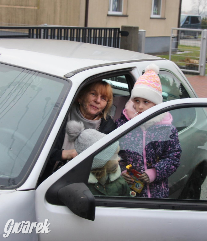 Bery w Miedarach. Zwyczaj kultywują od lat [GALERIA]