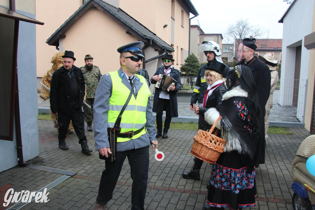 Bery w Miedarach. Zwyczaj kultywują od lat [GALERIA]