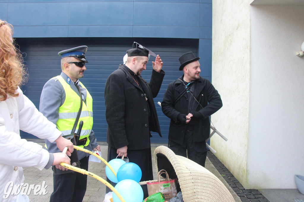 Bery w Miedarach. Zwyczaj kultywują od lat [GALERIA]