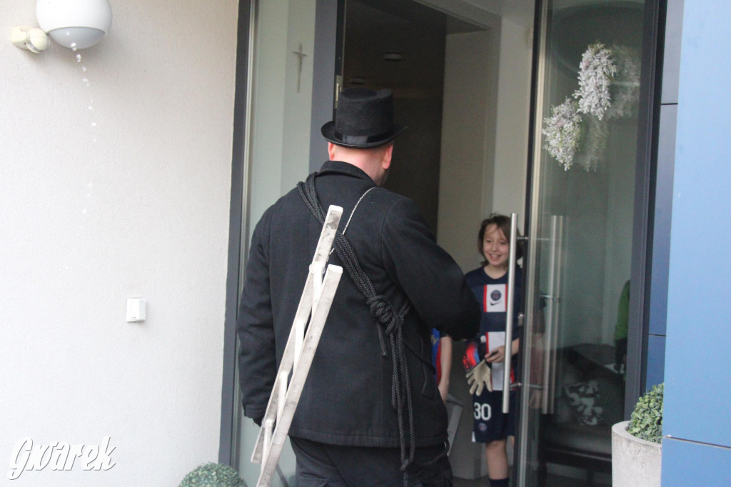 Bery w Miedarach. Zwyczaj kultywują od lat [GALERIA]