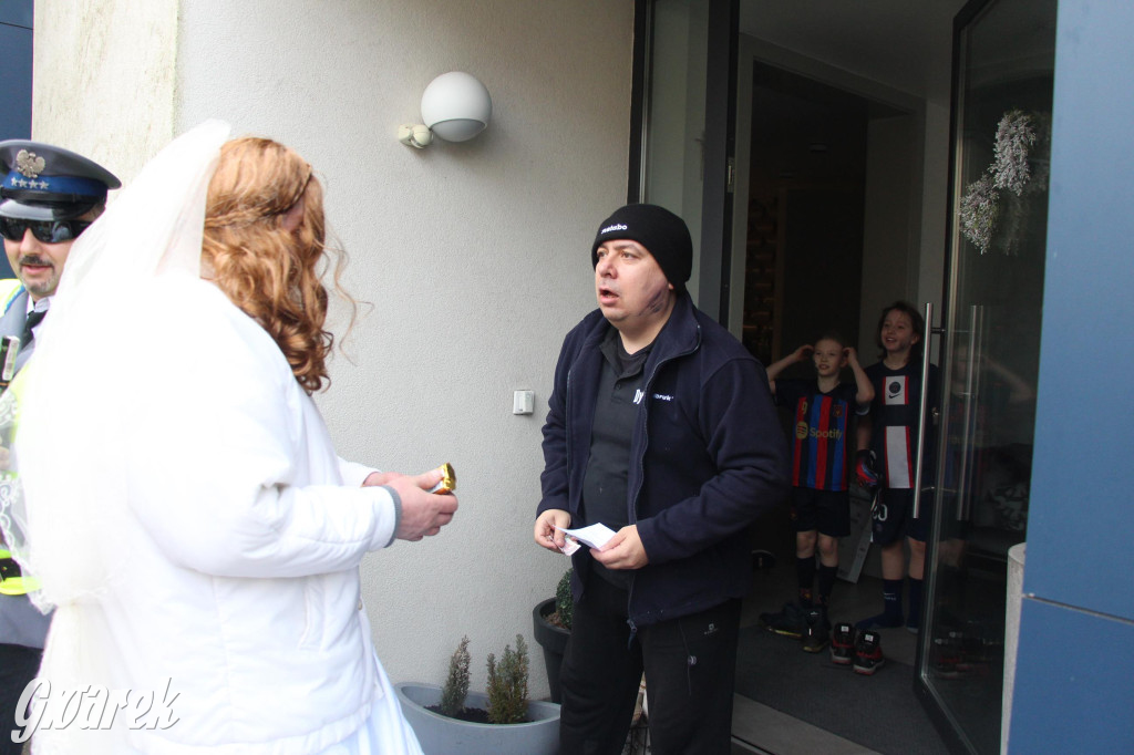 Bery w Miedarach. Zwyczaj kultywują od lat [GALERIA]