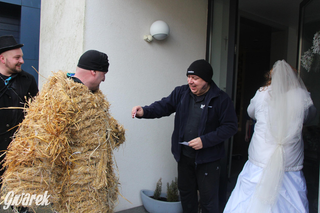 Bery w Miedarach. Zwyczaj kultywują od lat [GALERIA]