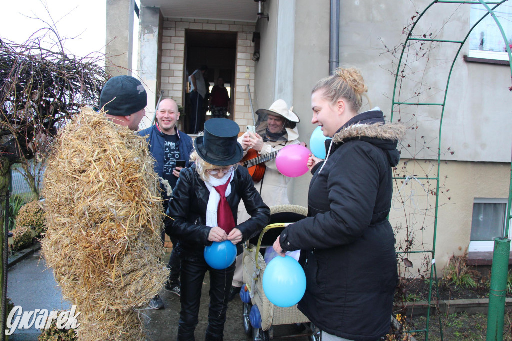 Bery w Miedarach. Zwyczaj kultywują od lat [GALERIA]