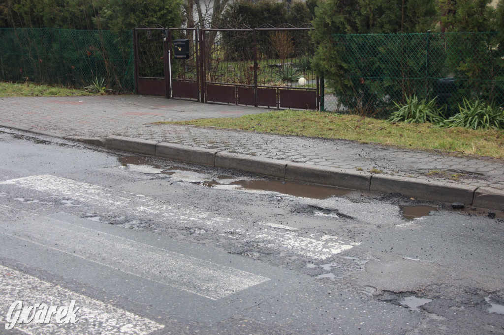 Ser z dziurami ma ich mniej niż nasze drogi [GALERIA]