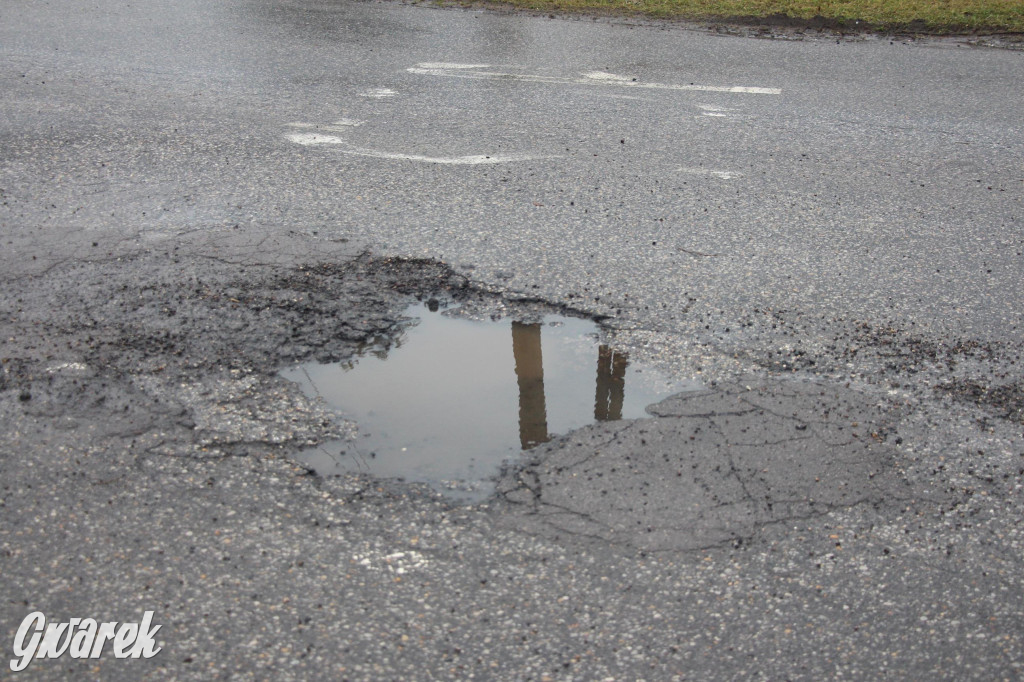 Ser z dziurami ma ich mniej niż nasze drogi [GALERIA]