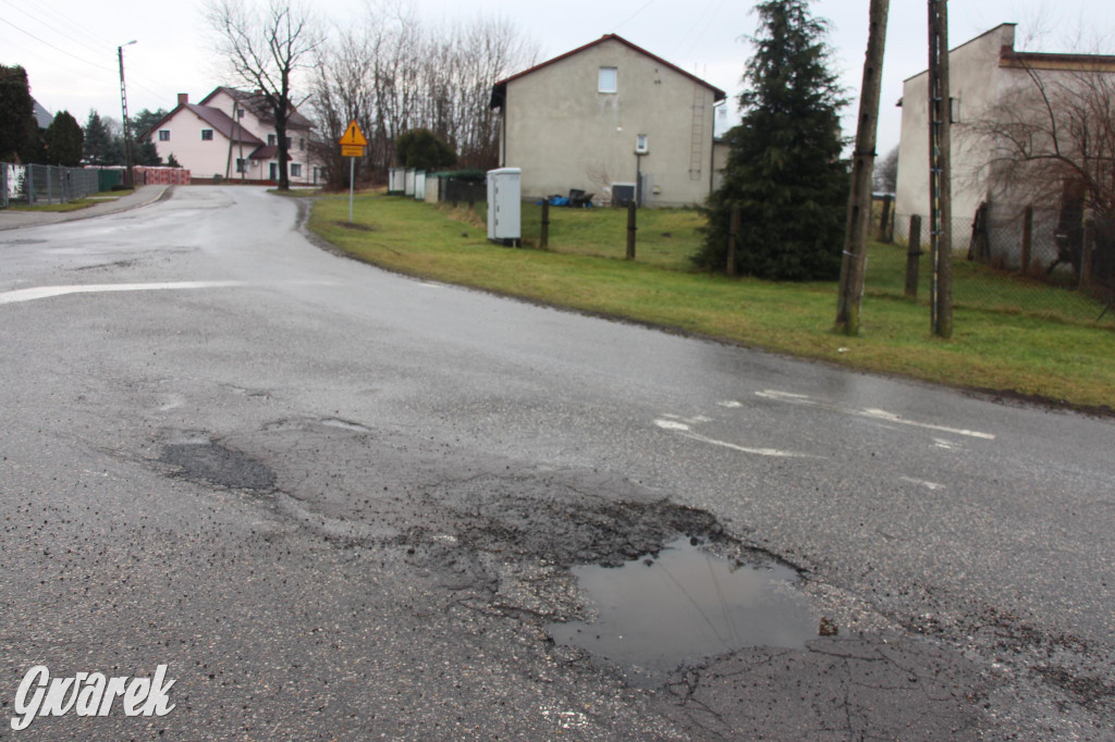 Ser z dziurami ma ich mniej niż nasze drogi [GALERIA]